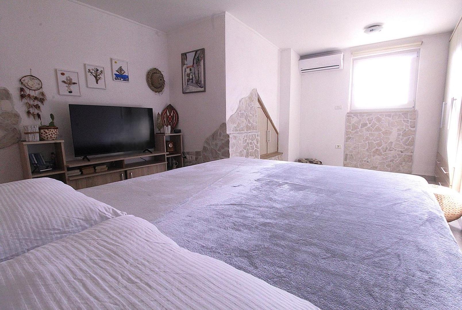 Lovely Es Apartmán